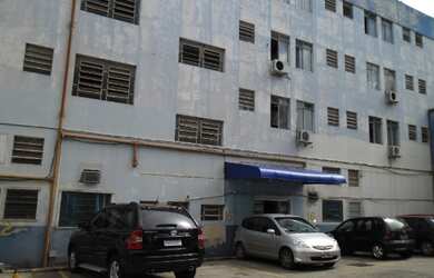 Imagem: O depósito possui 5 Vagas na garagem, 3.000m² de Área e