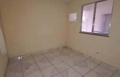 Imagem: A casa possui 1 Dormitório, 1 Banheiro e está localizado