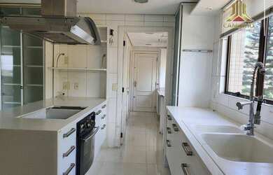 Imagem 3: No Higienópolis, um apartamento alto padrão por andar