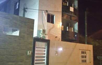 Imagem: O apartamento possui 2 Dormitórios, 1 Banheiro, 2 Vagas na