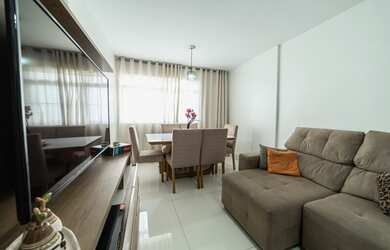 Imagem: O apartamento possui 3 Dormitórios, 2 Banheiros, 1 Vaga na