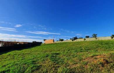 Imagem: O terreno possui 1.000m² de Área e está localizado em Loteamento