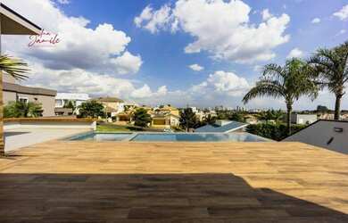 Imagem: A casa em condomínio possui 3 Dormitórios, 5 Banheiros, 5