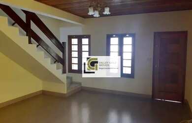 Imagem: A casa possui 2 Dormitórios, 2 Banheiros, 4 Vagas na garagem