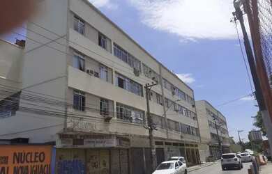 Imagem: O apartamento possui 2 Dormitórios, 1 Banheiro, 2 Vagas na