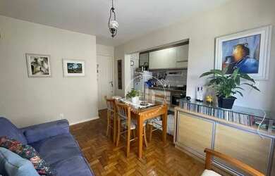 Imagem: O apartamento possui 3 Dormitórios, 1 Banheiro, 1 Vaga na garagem