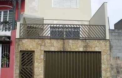 Imagem: A casa possui 3 Dormitórios, 2 Banheiros, 2 Vagas na garagem