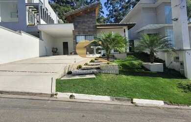 Imagem: A casa em condomínio possui 3 Dormitórios, 4 Banheiros, 2