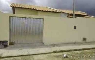 Imagem: A casa possui 2 Dormitórios, 1 Banheiro e 1 Vaga na garagem