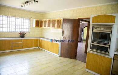 Imagem: A casa possui 5 Dormitórios, 5 Banheiros, 5 Vagas na garagem