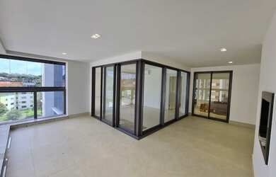 Imagem: O apartamento possui 3 Dormitórios, 5 Banheiros, 4 Vagas na