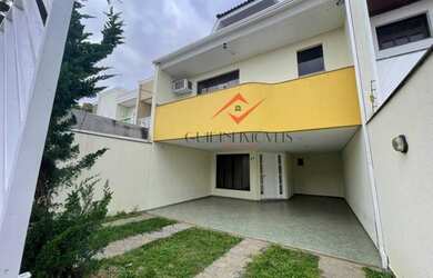 Imagem: A casa possui 3 Dormitórios, 5 Banheiros, 3 Vagas na garagem