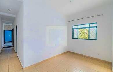 Imagem: A casa possui 2 Dormitórios, 2 Banheiros, 1 Vaga na garagem