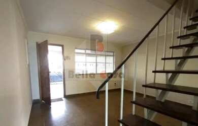 Imagem: A casa possui 2 Dormitórios, 2 Banheiros, 1 Vaga na garagem