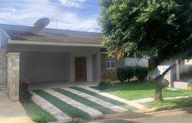 Imagem: A casa em condomínio possui 3 Dormitórios, 5 Banheiros, 2