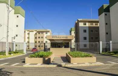 Imagem: O apartamento possui 3 Dormitórios, 1 Banheiro, 1 Vaga na garagem