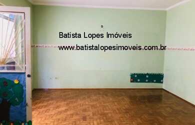 Imagem: A casa possui 4 Dormitórios, 4 Banheiros, 1 Vaga na garagem