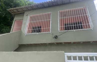 Imagem: A casa possui 2 Dormitórios, 2 Banheiros, 96m² de Área e