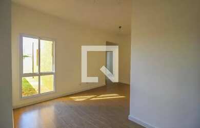 Imagem: O apartamento possui 3 Dormitórios, 1 Banheiro, 1 Vaga na garagem