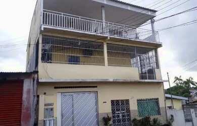 Imagem: A casa possui 5 Dormitórios, 1 Banheiro, 5 Vagas na garagem