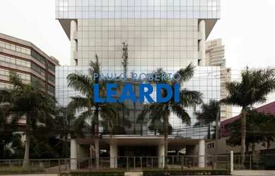 Imagem: O depósito possui 5 Vagas na garagem, 723m² de Área e está