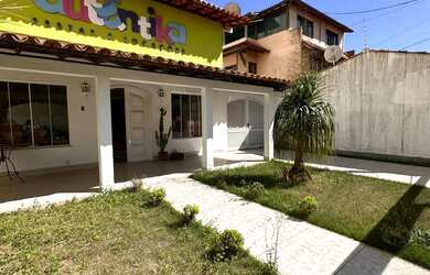 Imagem: A casa e possui 4 Dormitórios, Suítes, 3 Banheiros, 4 Vagas