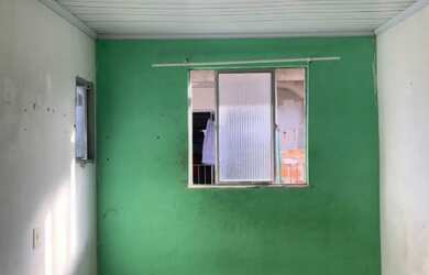 Imagem: A casa possui 1 Dormitório e 1 Banheiro e está localizado