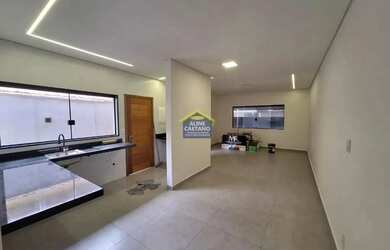 Imagem: A casa possui 2 Dormitórios, 3 Banheiros, 2 Vagas na garagem