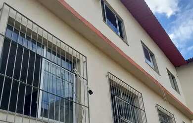 Imagem: A casa possui 2 Dormitórios, 2 Banheiros, 1 Vaga na garagem