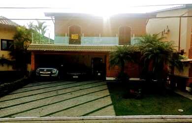 Imagem: A casa em condomínio possui 4 Dormitórios, 4 Banheiros, 4