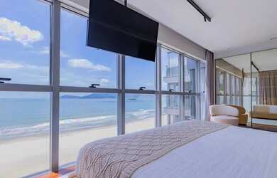 Imagem: O apartamento possui 4 Dormitórios, 4 Banheiros, 4 Vagas na