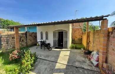 Imagem: A casa possui 3 Dormitórios, 2 Banheiros, 1 Vaga na garagem