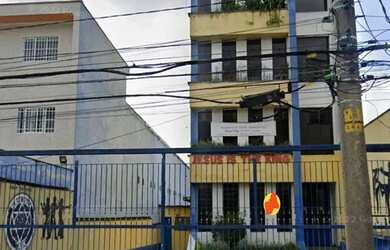 Imagem: O depósito possui 5 Vagas na garagem, 1.068m² de Área e