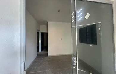 Imagem: A kitnet possui 2 Dormitórios, 1 Banheiro e 1 Vaga na garagem