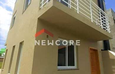 Imagem: A casa possui 2 Dormitórios, 2 Banheiros, 2 Vagas na garagem