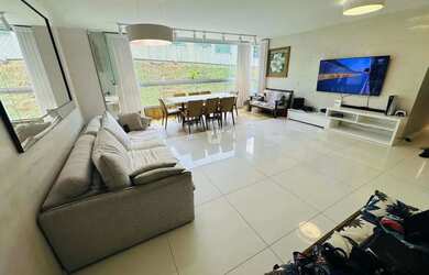 Imagem: O apartamento possui 4 Dormitórios, 2 Banheiros, 2 Vagas na