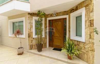 Imagem: A casa em condomínio possui 3 Dormitórios, 5 Banheiros, 4