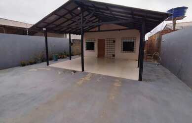 Imagem: A casa possui 2 Dormitórios, 2 Banheiros, 2 Vagas na garagem