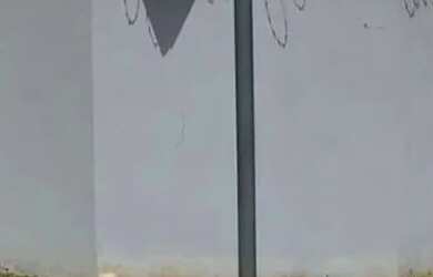 Imagem: A casa possui 2 Dormitórios, 1 Banheiro, 1 Vaga na garagem