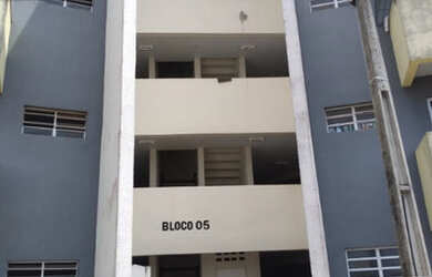 Imagem: O apartamento possui 2 Dormitórios, 1 Banheiro, 1 Vaga na garagem