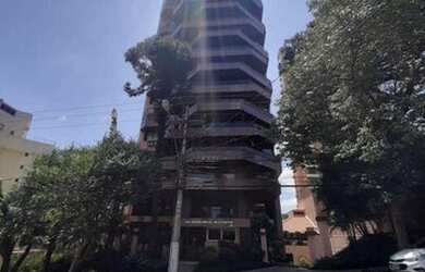 Imagem: O apartamento possui 3 Dormitórios, 2 Banheiros, 3 Vagas na