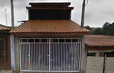 Imagem: A casa possui 1 Dormitório, 1 Banheiro, 1 Vaga na garagem e