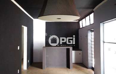 Imagem: O depósito possui 4 Vagas na garagem, 156m² de Área e está