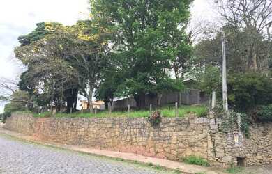 Imagem: O terreno possui 250m² de Área e está localizado em Suíssa