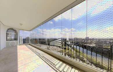 Imagem: O apartamento possui 4 Dormitórios, 5 Banheiros, 5 Vagas na