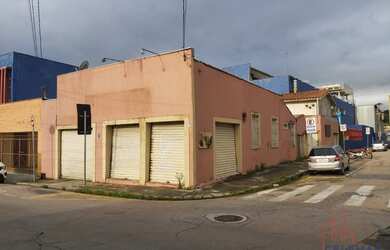 Imagem: A casa possui 2 Banheiros, 200m² de Área e está localizado