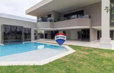 Imagem: A casa em condomínio possui 4 Dormitórios, 5 Banheiros, 4