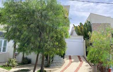 Imagem: A casa em condomínio possui 4 Dormitórios, 5 Banheiros, 5