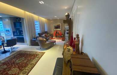 Imagem: O apartamento possui 3 Dormitórios, 5 Banheiros, 3 Vagas na