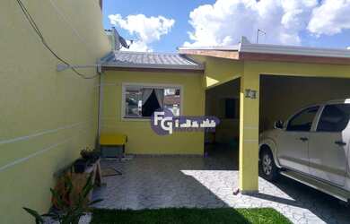 Imagem: A casa possui 2 Dormitórios, 1 Banheiro, 3 Vagas na garagem